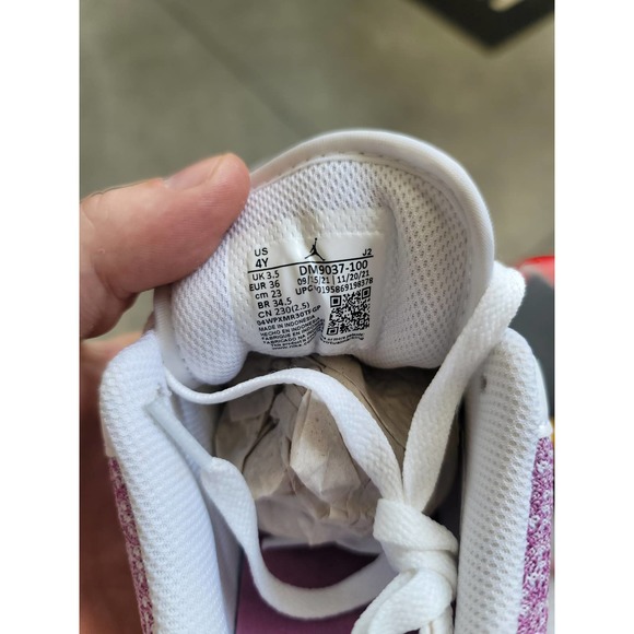 jordan 1 low bordeaux size 4Y - Picture 4 of 8